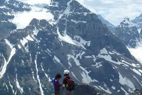 セント・ピランの山頂から、360度の展望を楽しむ